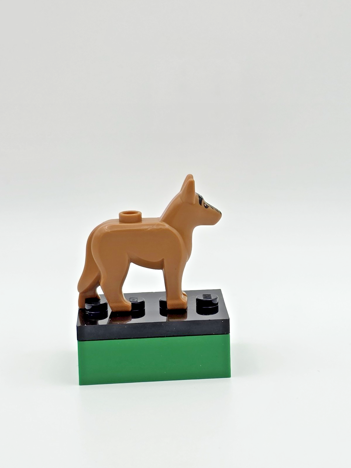 Lego Dog Alsatian German Shepherd With Black Eyes (92586pb01)