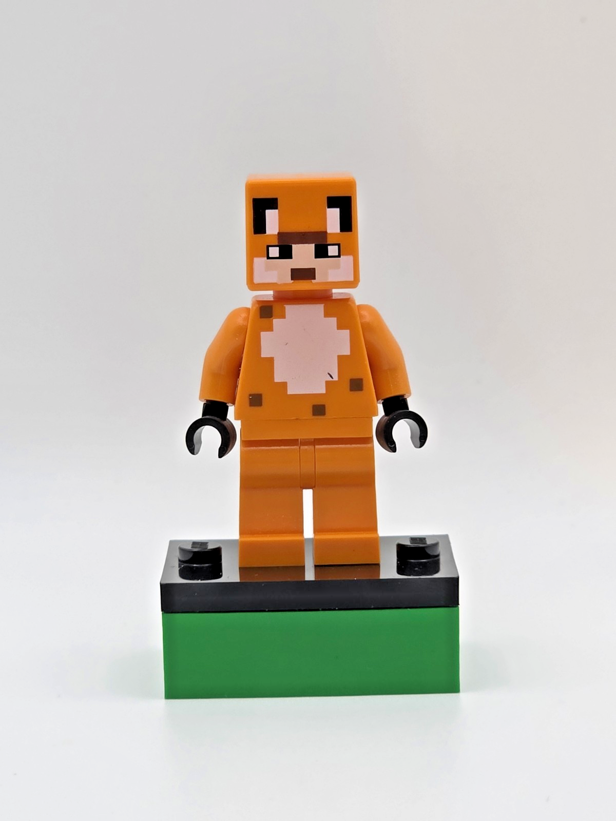 LEGO Minifigure Minecraft Fox Skin (MIN110) Arm Crack