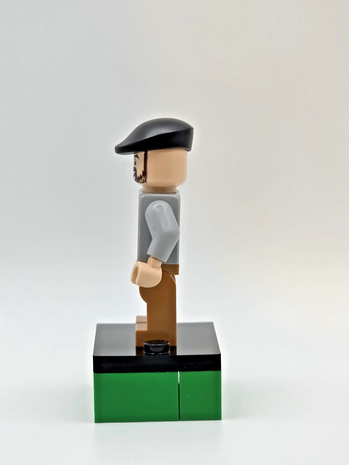 LEGO Minifigure Bernie The Cab Driver (SH0720)