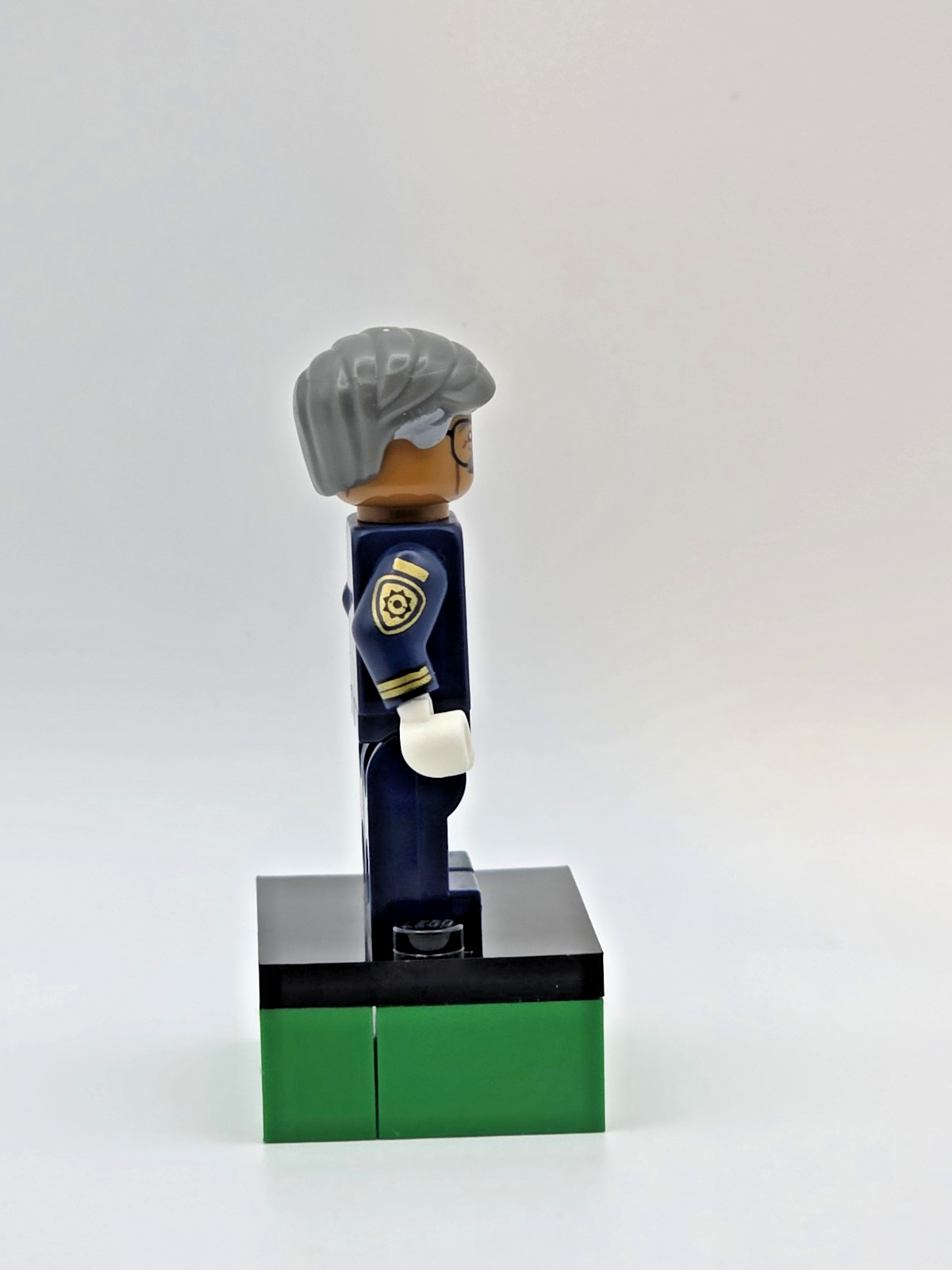 LEGO Batman Minifigure Commissioner Gordon - Red Sash (SH0326)
