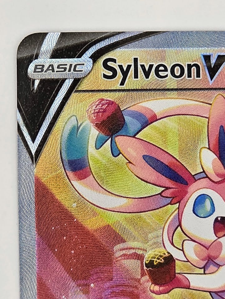 Sylveon V (Alternate Full Art) 184/203 SWSH07: Evolving Skies Holo
