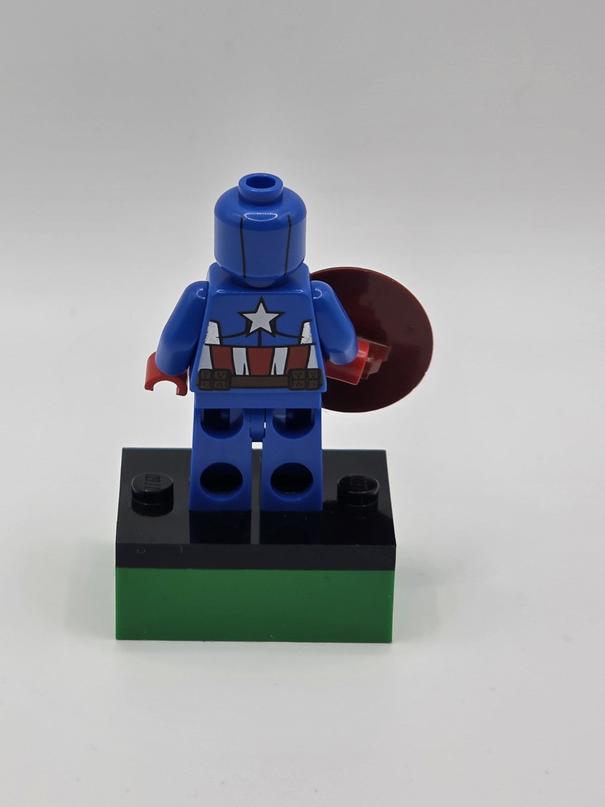 LEGO Minifigure Captain America Blue Suit, Red Hands, Mask SH0106 Marvel Comics