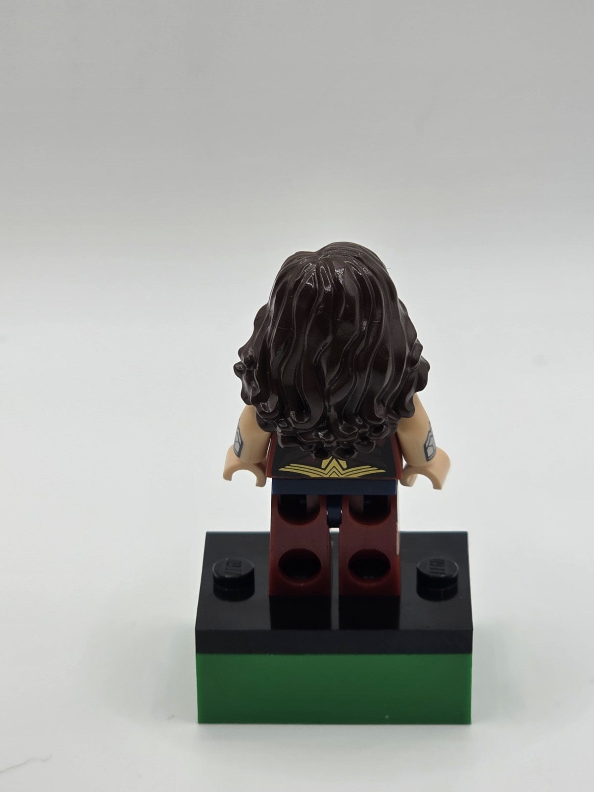 Lego Minifigure Wonder Woman Red Torso, Blue Skirt SH0393 DC Comics Super Heroes