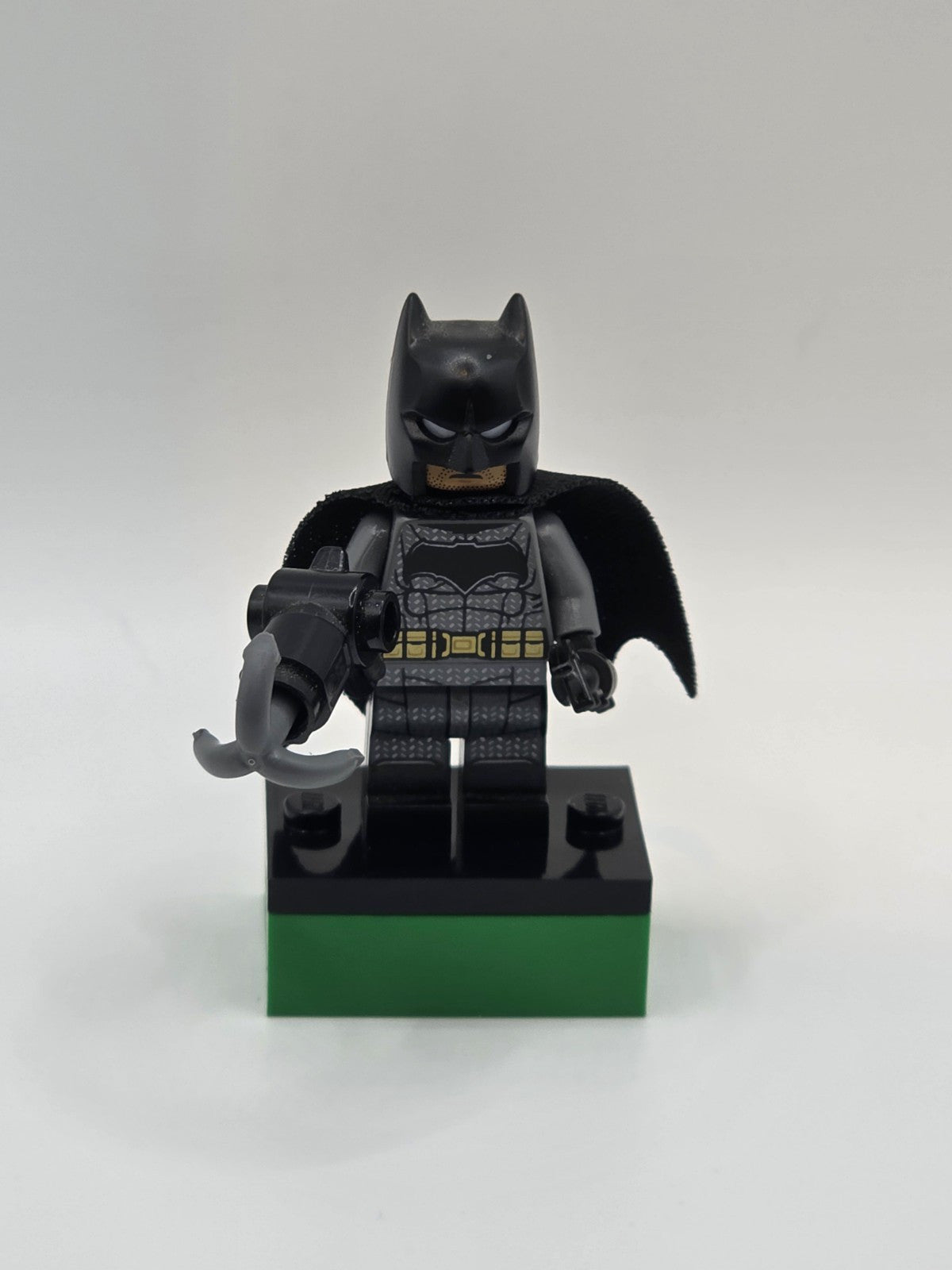 Lego Minifigure Batman - Dark Bluish Gray Suit SH0437 DC Comics