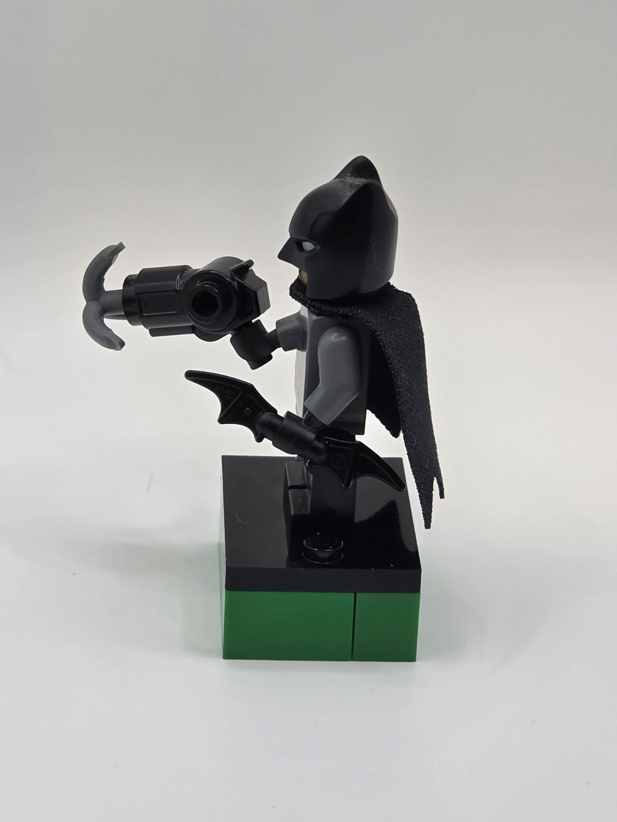 Lego Minifigure Batman - Dark Bluish Gray Suit SH0437 DC Comics