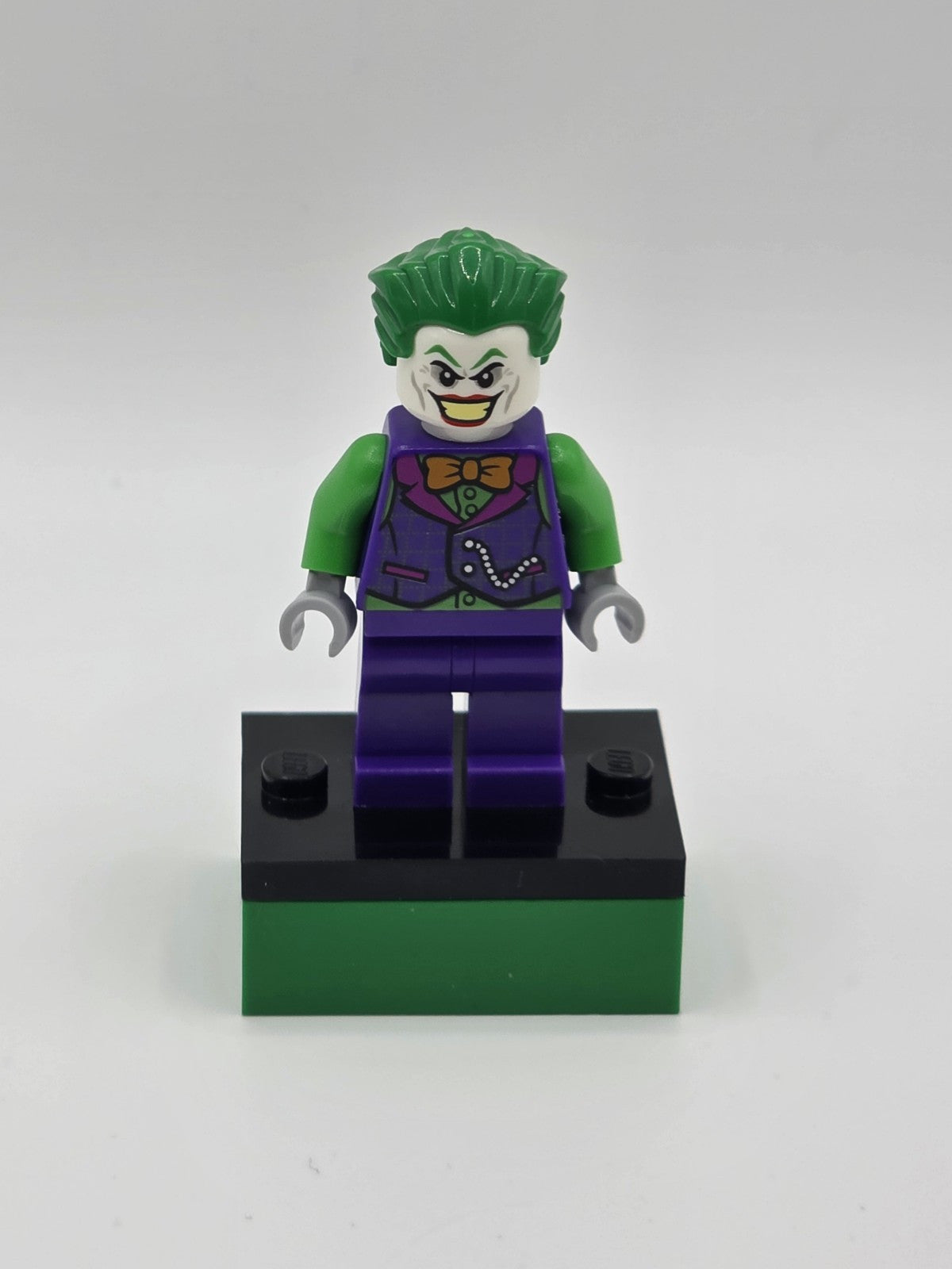Lego Minifigure The Joker Orange Bow Tie, Green Arms SH0590 DC Comics Batman