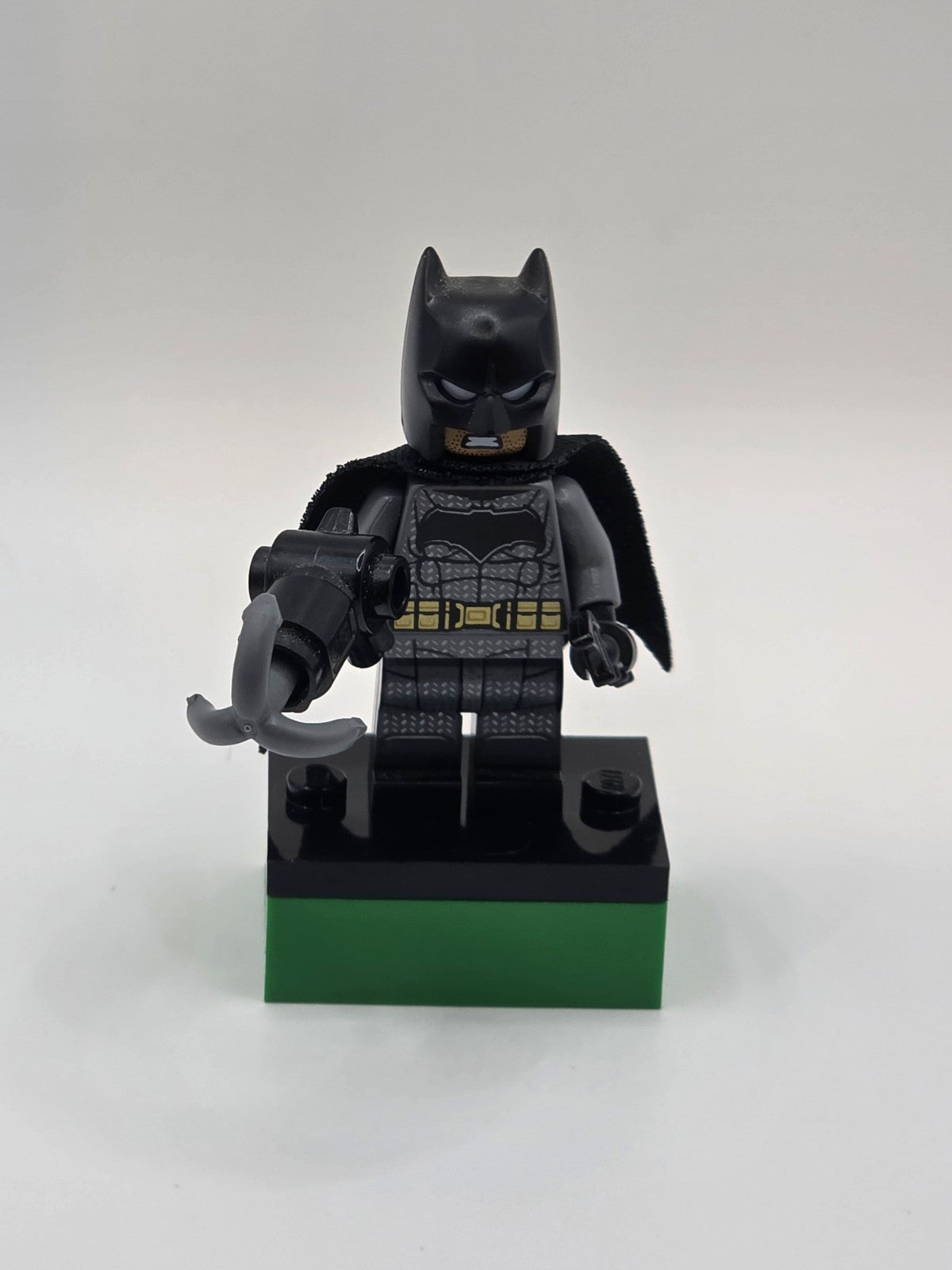 Lego Minifigure Batman - Dark Bluish Gray Suit SH0437 DC Comics